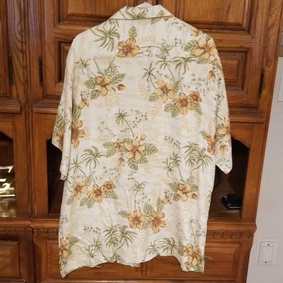 Shirt - Picture 2 of 3